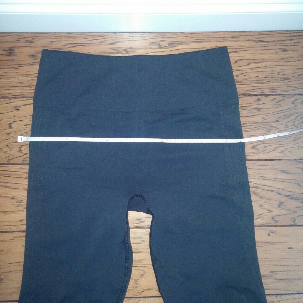 Lululemon Zone In Crop In Black - Picture 8 of 11